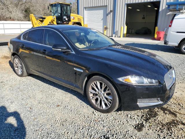 36845724-2013-jaguar-xf_4