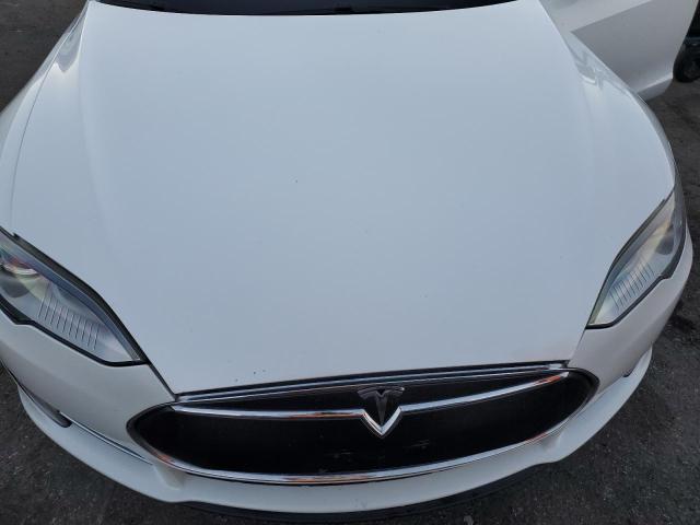 36901744-2014-tesla-model-s_11