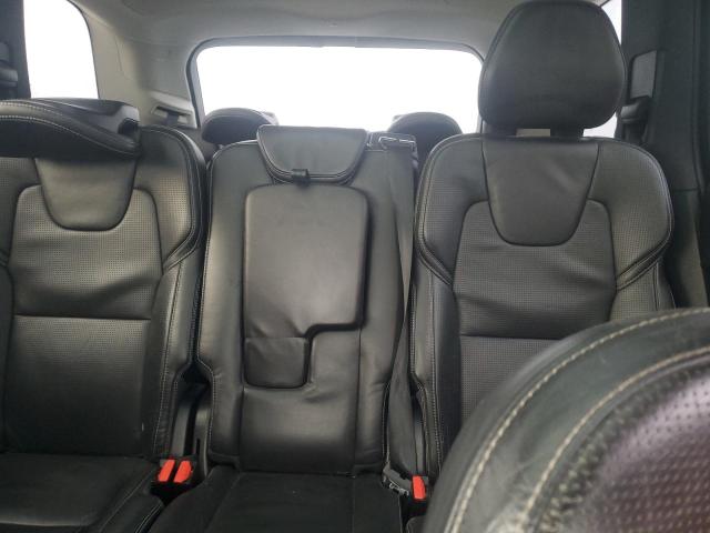 37015884-2016-volvo-xc90_10