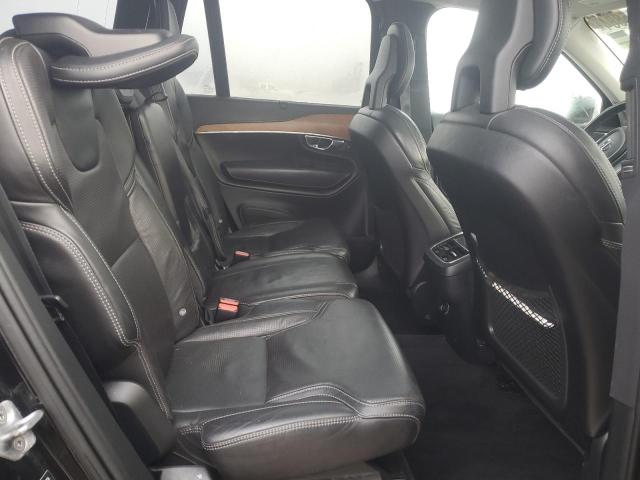 37015884-2016-volvo-xc90_11