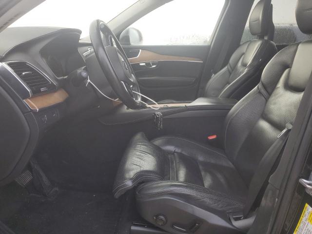 37015884-2016-volvo-xc90_7