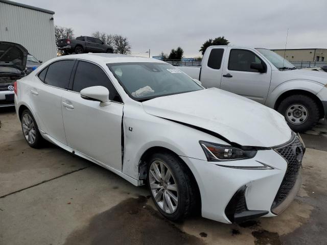 37122104-2019-lexus-is_4