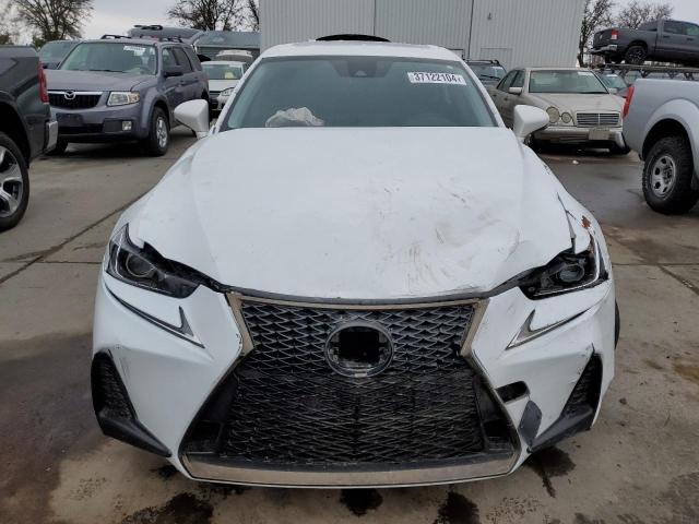 37122104-2019-lexus-is_5