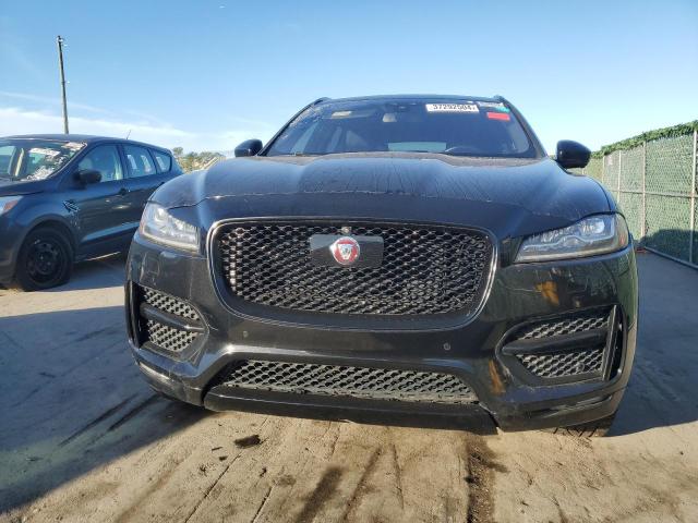 37292504-2017-jaguar-f-pace_5