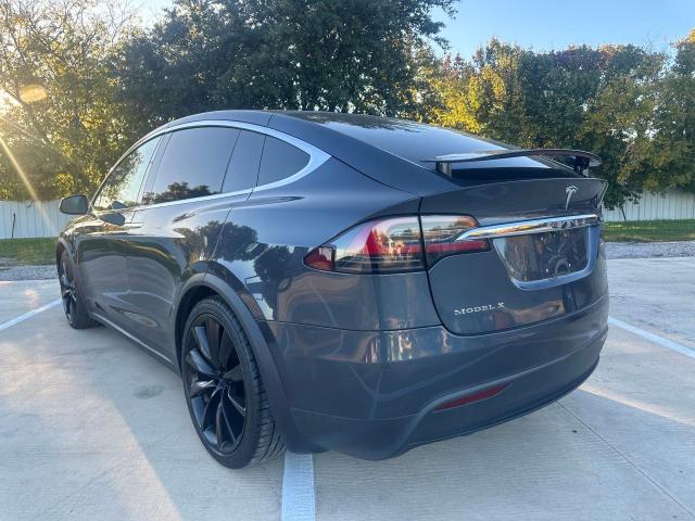 37353244-2016-tesla-model-x_3