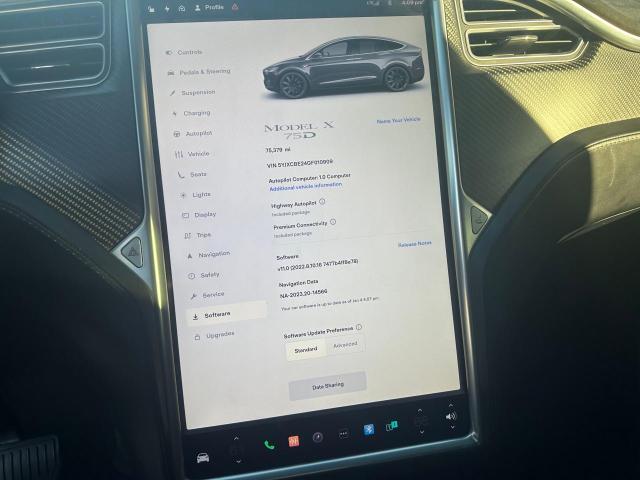 37353244-2016-tesla-model-x_8