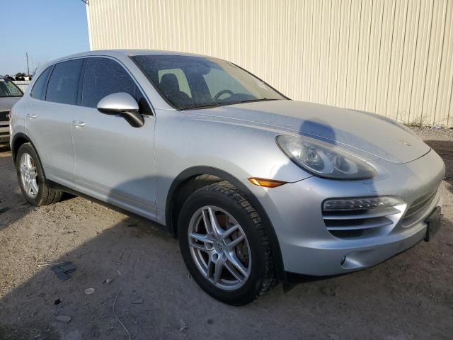 37378014-2013-porsche-cayenne_4