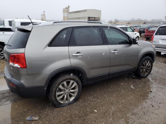 37516214-2011-kia-sorento_3