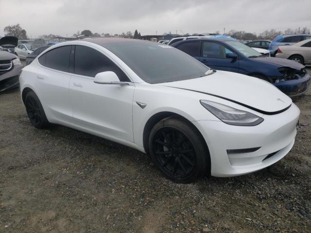 37524254-2019-tesla-model-3_4