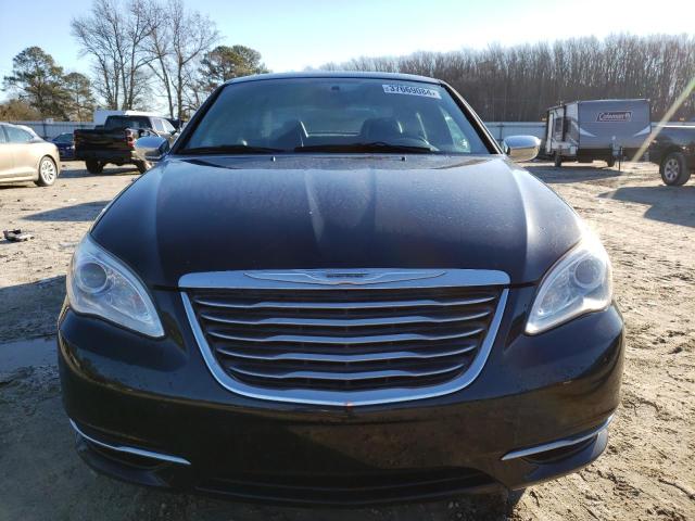 37669084-2014-chrysler-200_5