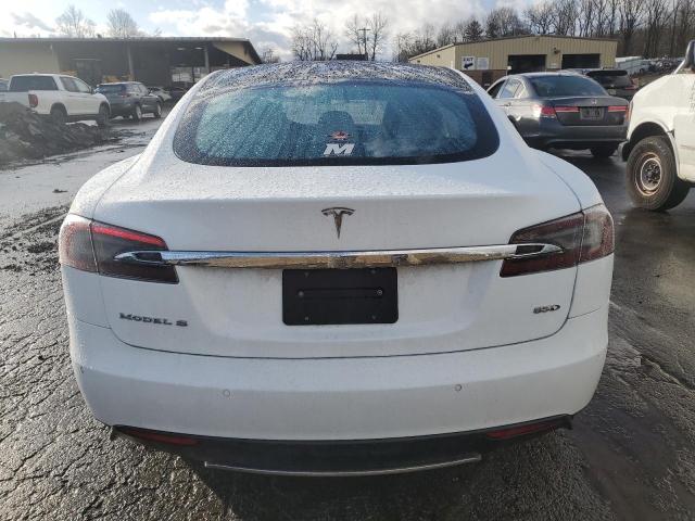 37979204-2015-tesla-model-s_6