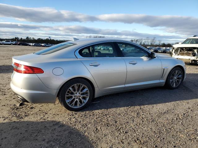 38097064-2013-jaguar-xf_3