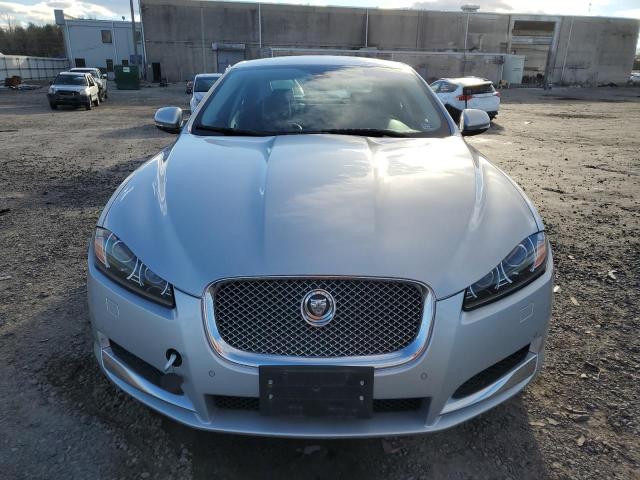 38097064-2013-jaguar-xf_5