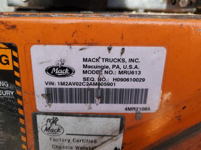 38123564-2010-mack-all-models_10