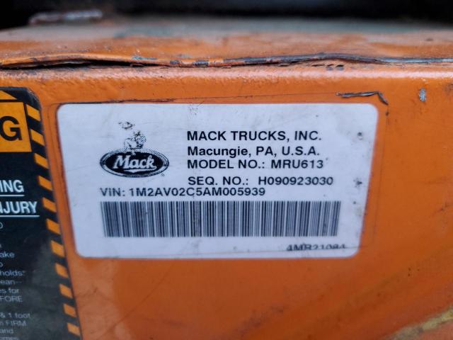 38123884-2010-mack-all-models_10