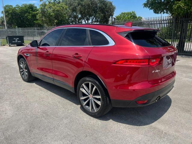 38242894-2017-jaguar-f-pace_2