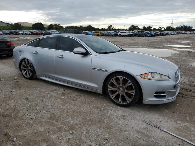 38373894-2015-jaguar-xj_4