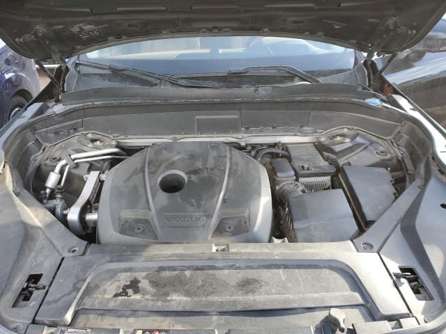 38399584-2016-volvo-xc90_11