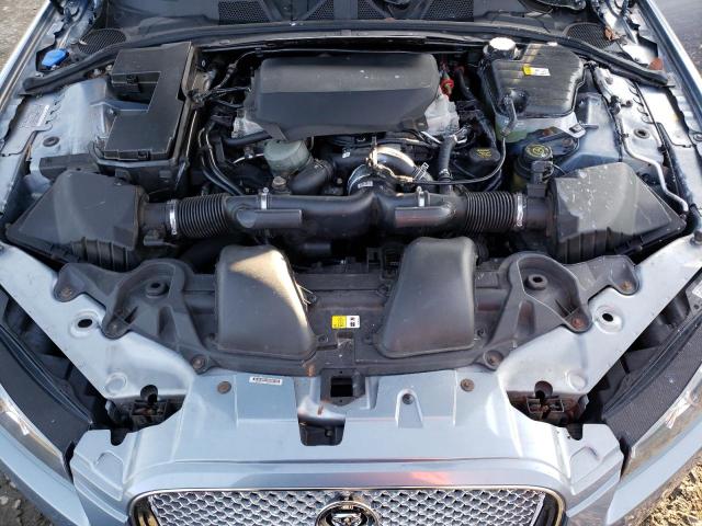 38549744-2013-jaguar-xf_11