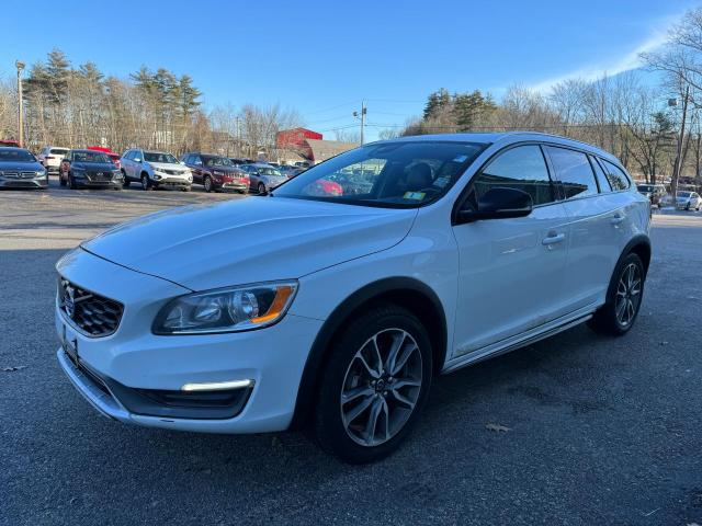 38599464-2016-volvo-v60_2