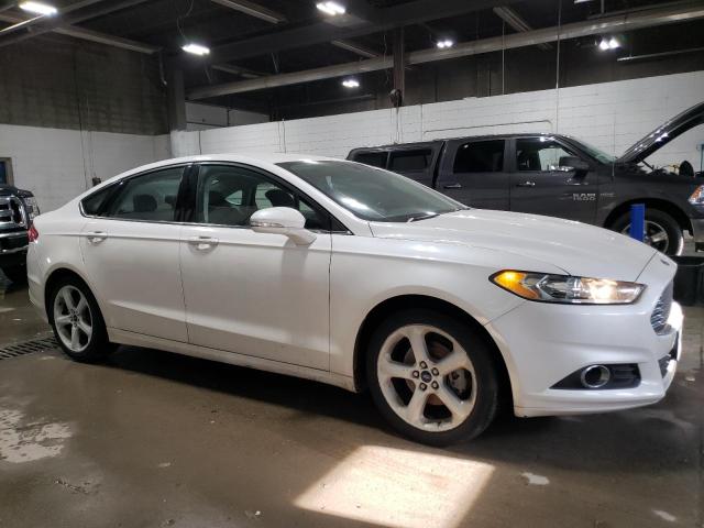 38617704-2014-ford-fusion_4