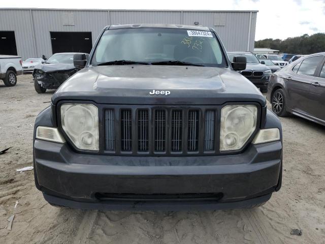 38647324-2012-jeep-liberty_5