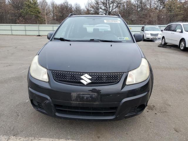 38648904-2012-suzuki-sx4_5