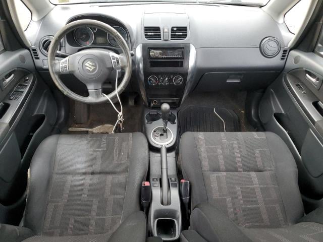 38648904-2012-suzuki-sx4_8