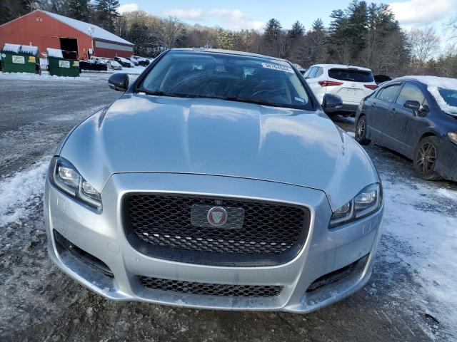 38704944-2016-jaguar-xj_5