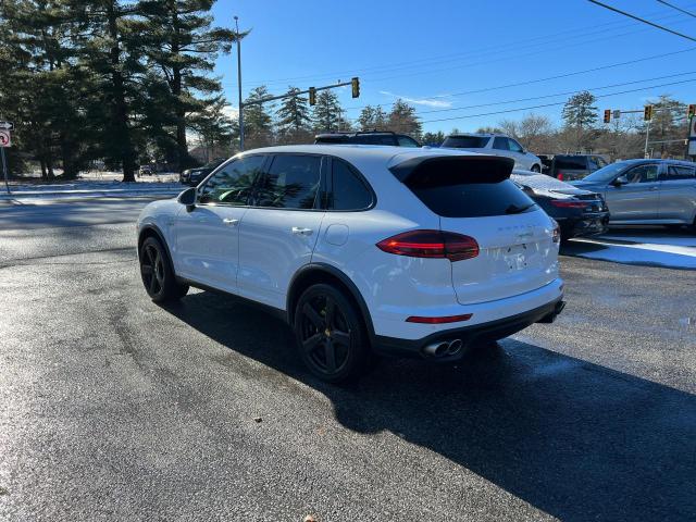 38737094-2016-porsche-cayenne_4