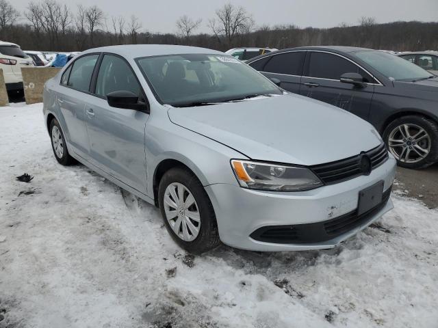 38843374-2014-volkswagen-jetta_4