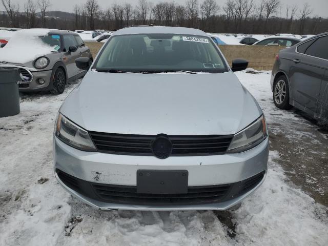 38843374-2014-volkswagen-jetta_5