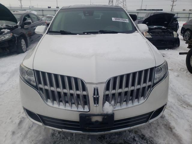 38862684-2010-lincoln-mkt_5