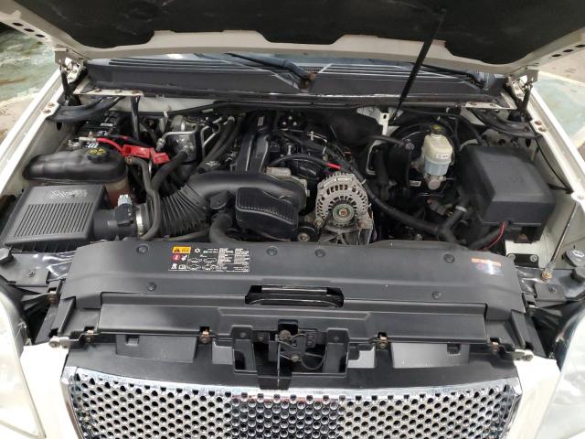 39058174-2012-gmc-yukon_12