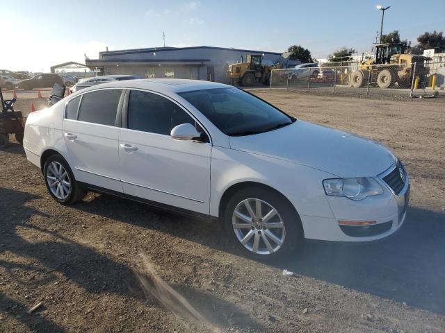 39090004-2010-volkswagen-passat_4