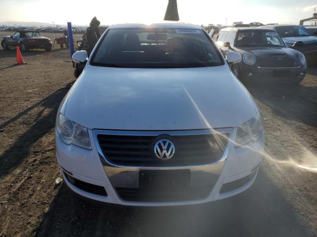 39090004-2010-volkswagen-passat_5