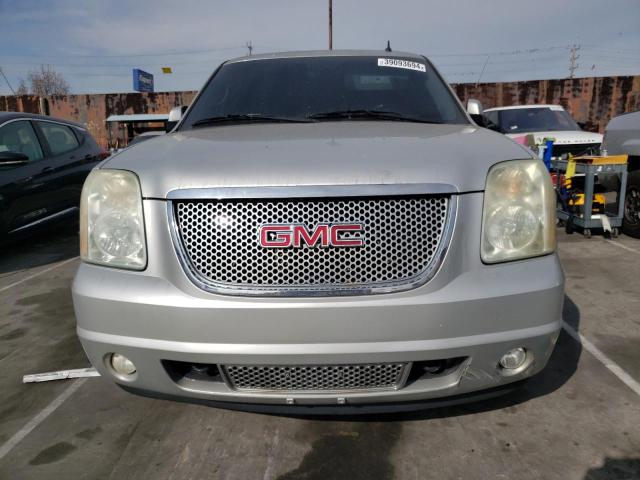 39093694-2011-gmc-yukon_5