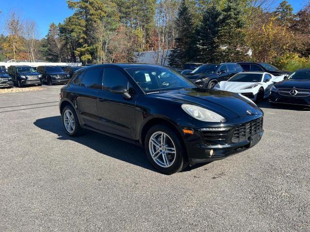 39137764-2016-porsche-macan_2