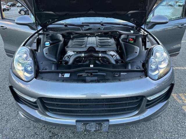 39170104-2016-porsche-cayenne_7