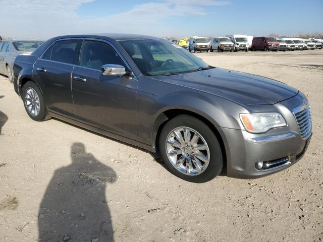 39359084-2012-chrysler-300_4