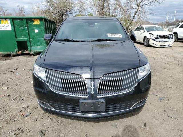 47453314-2014-lincoln-mkt_5