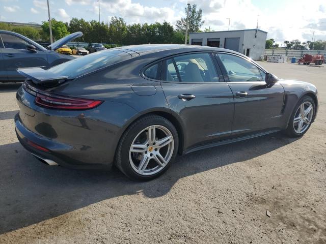 49033024-2018-porsche-panamera_3