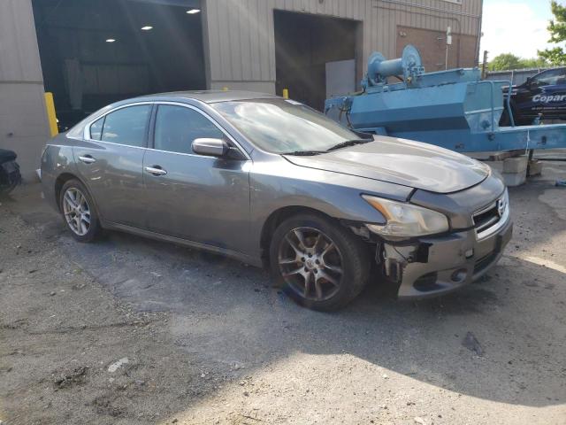 54281854-2014-nissan-maxima_4