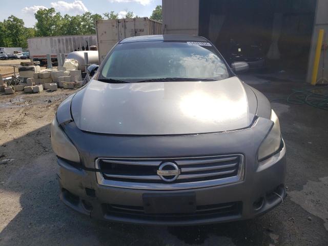 54281854-2014-nissan-maxima_5