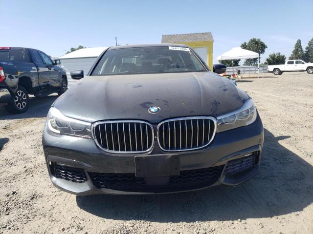 55013004-2016-bmw-7-series_5