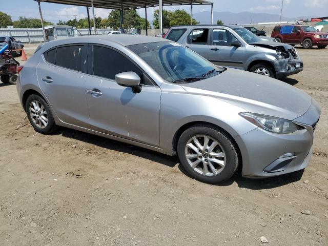 63890124-2014-mazda-3_4