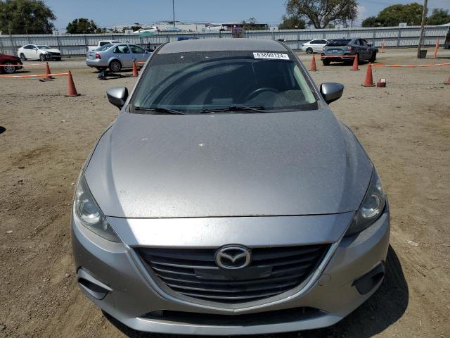 63890124-2014-mazda-3_5