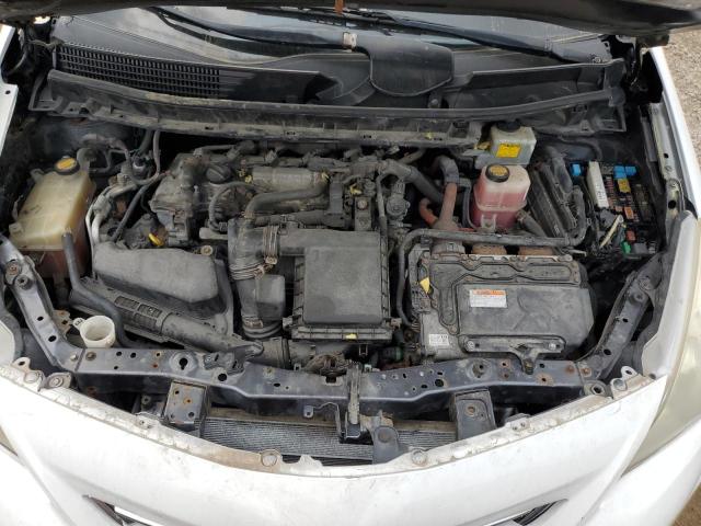 64071354-2014-toyota-prius_11