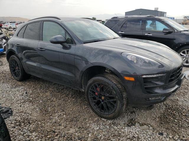 64389034-2018-porsche-macan_4