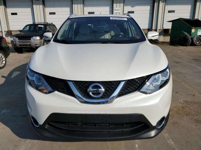 65840084-2017-nissan-rogue_5